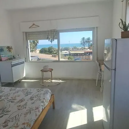 Oh! Cinnamon Beach בית הארחה *